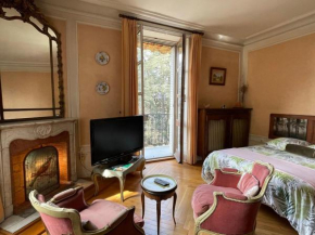 Studio spacieux avec balcon, centre-ville d'Aix-les-Bains, proche Thermes, digicode, Wi-Fi - FR-1-555-87
